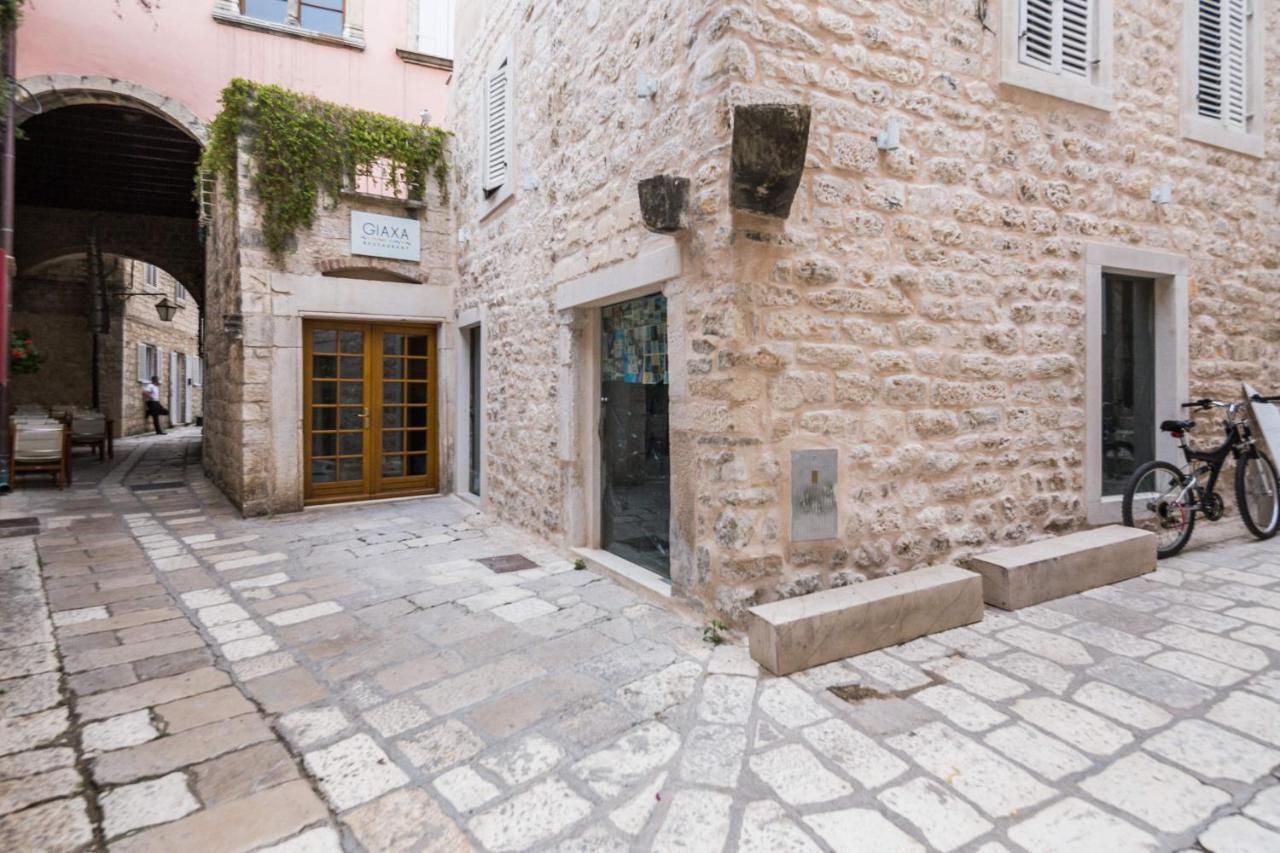 Holiday Home City Walls Хвар Номер фото