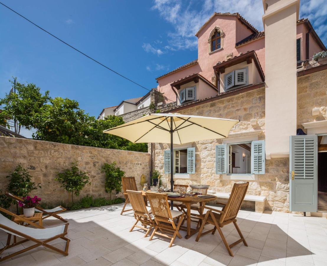 Holiday Home City Walls Хвар Номер фото